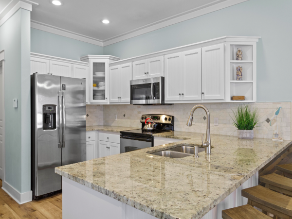 Sunny Escape in Miramar Beach - Spacious 6-Bedroom Retreat with Pool