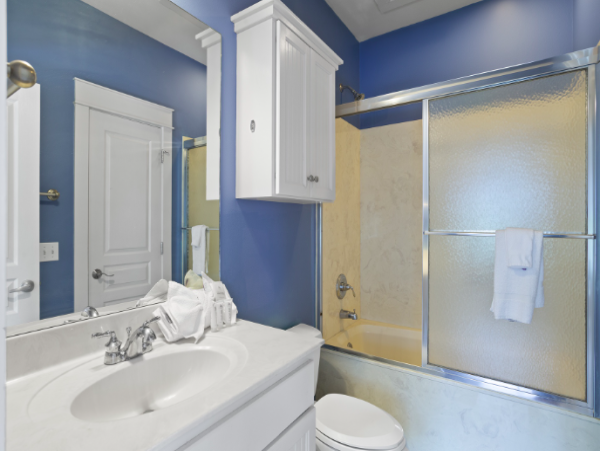 Sunny Escape in Miramar Beach - Spacious 6-Bedroom Retreat with Pool