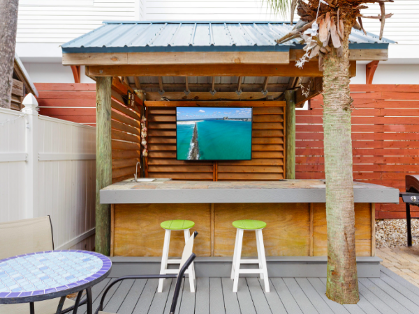 Sunny Escape in Miramar Beach - Spacious 6-Bedroom Retreat with Pool