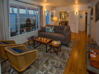 Santa Barbara Vacation Accommodation Walk to Beach Sleeps 4