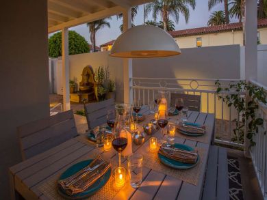 Santa Barbara Vacation Accommodation Walk to Beach Sleeps 4
