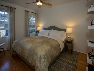 Santa Barbara Vacation Accommodation Walk to Beach Sleeps 4