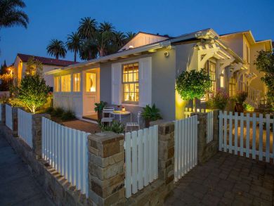 Santa Barbara Vacation Accommodation Walk to Beach Sleeps 4