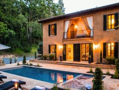 Great Farmhouse with Pool & Beautiful Views of the Vineyard