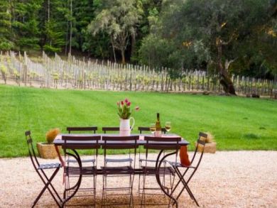 Great Farmhouse with Pool & Beautiful Views of the Vineyard