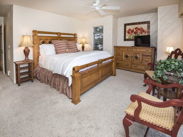 Ski In/Ski Out Beaver Creek 3 Bedroom + Loft Townhome
