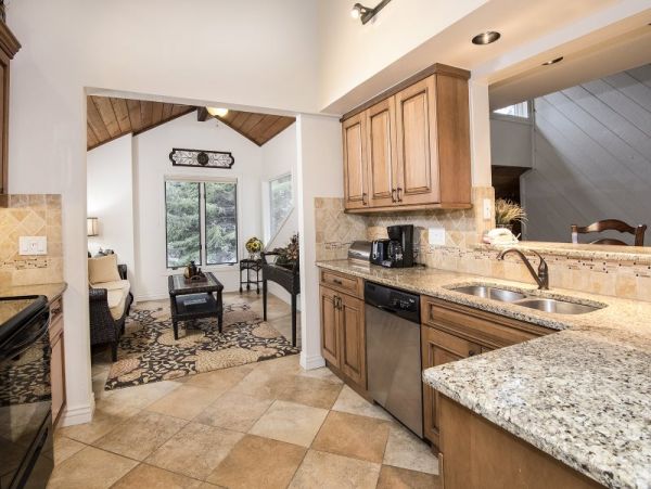 Ski In/Ski Out Beaver Creek 3 Bedroom + Loft Townhome