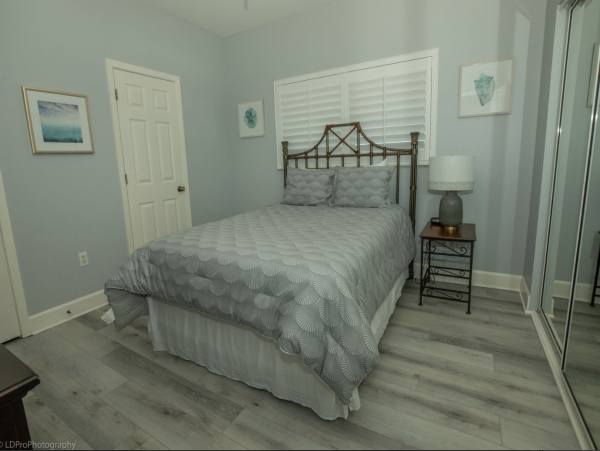 Beachfront Destin Vacation Condo Sleeps Eight Guests