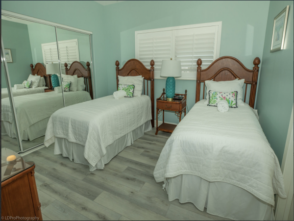 Beachfront Destin Vacation Condo Sleeps Eight Guests