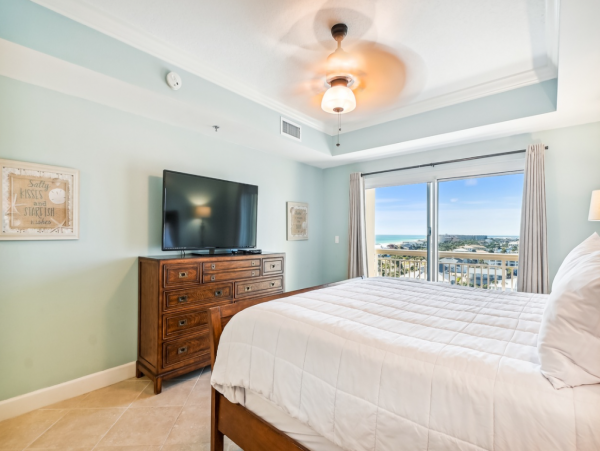Luxurious Gulf View Condo in Destin's Premier Location