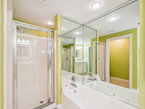 Luxurious Gulf View Condo in Destin's Premier Location