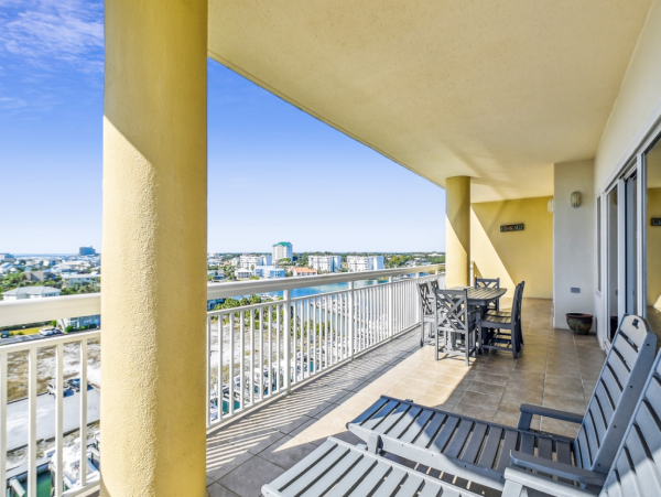 Luxurious Gulf View Condo in Destin's Premier Location