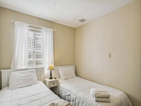 3 Bedroom Vacation Townhome in Destin Steps from Beach