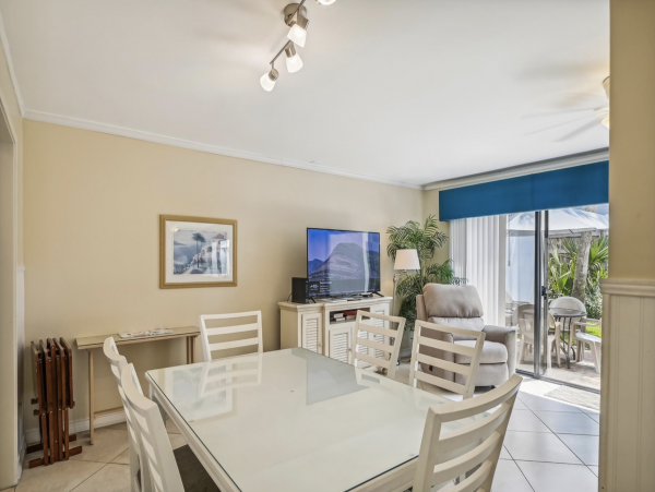 3 Bedroom Vacation Townhome in Destin Steps from Beach