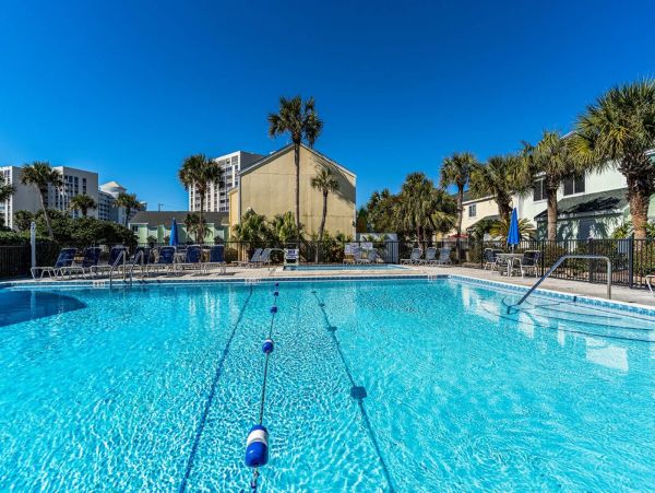 3 Bedroom Vacation Townhome in Destin Steps from Beach