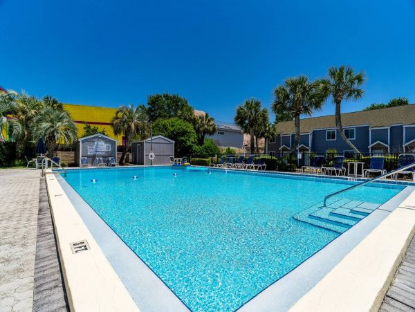 3 Bedroom Vacation Townhome in Destin Steps from Beach