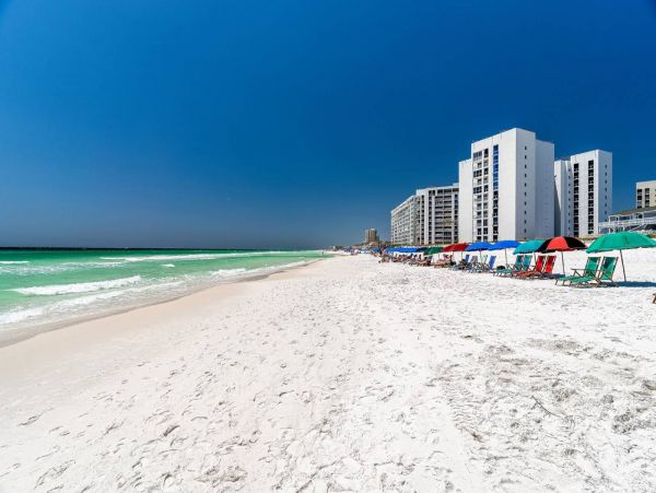3 Bedroom Vacation Townhome in Destin Steps from Beach