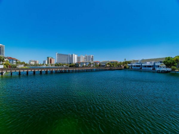 3 Bedroom Vacation Townhome in Destin Steps from Beach