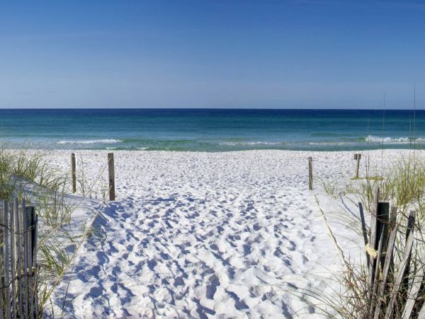 3 Bedroom Vacation Townhome in Destin Steps from Beach