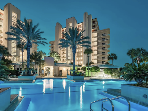 Destin Luxury 3 Bedroom Spacious Condo with Pool & Views
