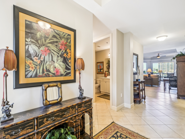 Destin Luxury 3 Bedroom Spacious Condo with Pool & Views
