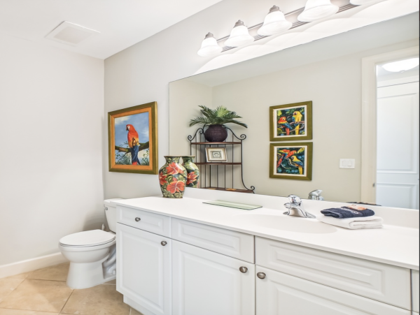 Destin Luxury 3 Bedroom Spacious Condo with Pool & Views