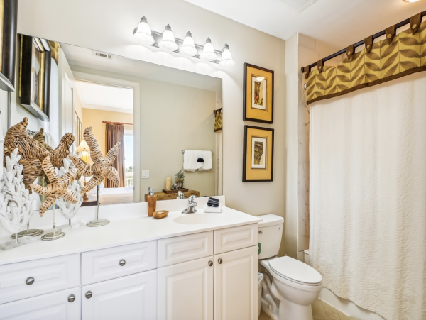 Destin Luxury 3 Bedroom Spacious Condo with Pool & Views