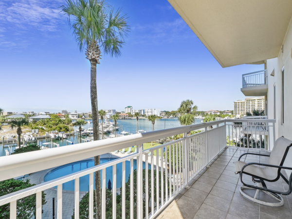 Destin Luxury 3 Bedroom Spacious Condo with Pool & Views