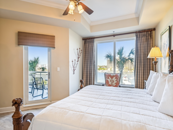 Destin Luxury 3 Bedroom Spacious Condo with Pool & Views