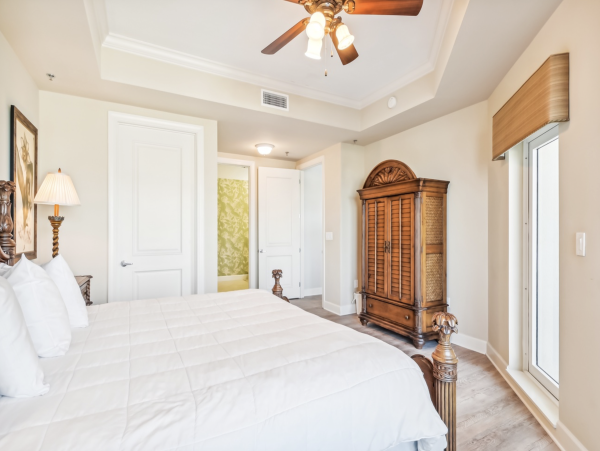 Destin Luxury 3 Bedroom Spacious Condo with Pool & Views