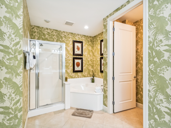 Destin Luxury 3 Bedroom Spacious Condo with Pool & Views