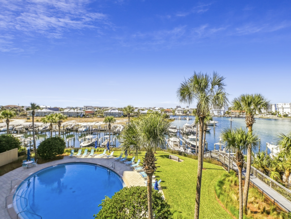 Destin Luxury 3 Bedroom Spacious Condo with Pool & Views
