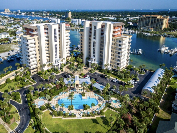 Destin Luxury 3 Bedroom Spacious Condo with Pool & Views