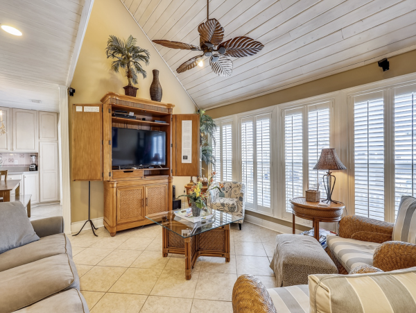 Three Bedroom Sleeps 10 Guests Flip Flop Stroll Private Beach