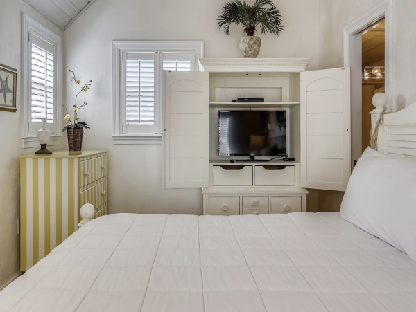 Three Bedroom Sleeps 10 Guests Flip Flop Stroll Private Beach