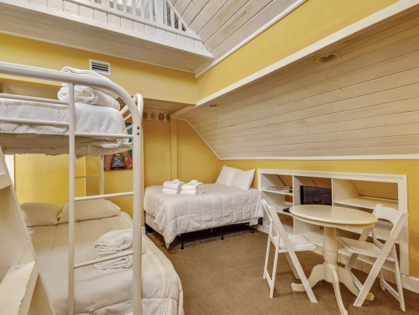 Three Bedroom Sleeps 10 Guests Flip Flop Stroll Private Beach