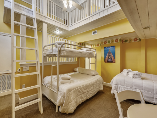 Three Bedroom Sleeps 10 Guests Flip Flop Stroll Private Beach