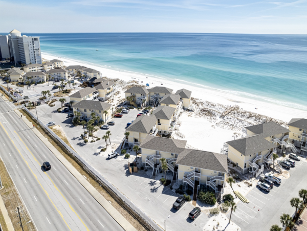 Three Bedroom Sleeps 10 Guests Flip Flop Stroll Private Beach