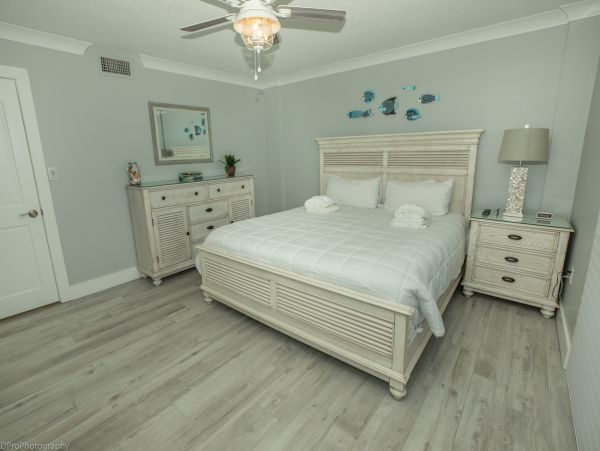 Oceanfront 3 bedroom Condominium for 6