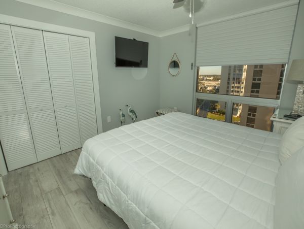 Oceanfront 3 bedroom Condominium for 6