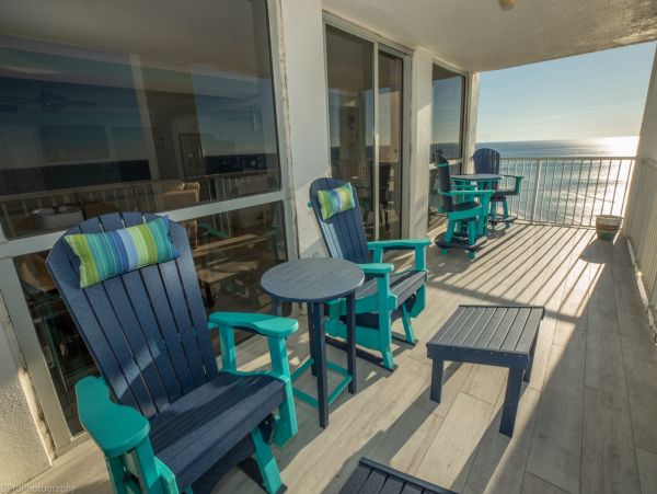 Oceanfront 3 bedroom Condominium for 6
