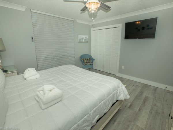 Oceanfront 3 bedroom Condominium for 6