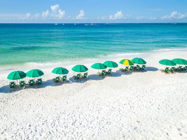 Four Bedroom Walk to Beach Rental Home in Destin