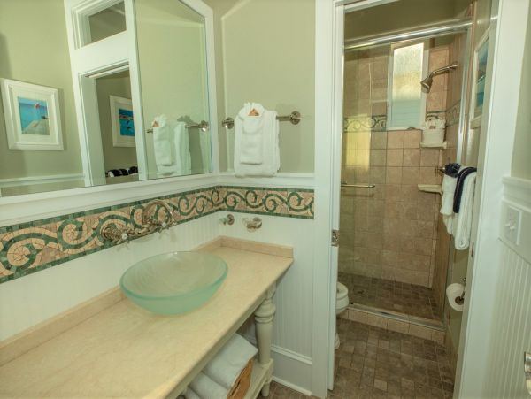 Four Bedroom Walk to Beach Rental Home in Destin