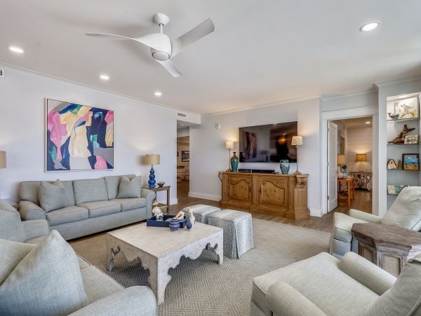 Three Bedroom Luxury Vacation Condo in Destin 8 Guests