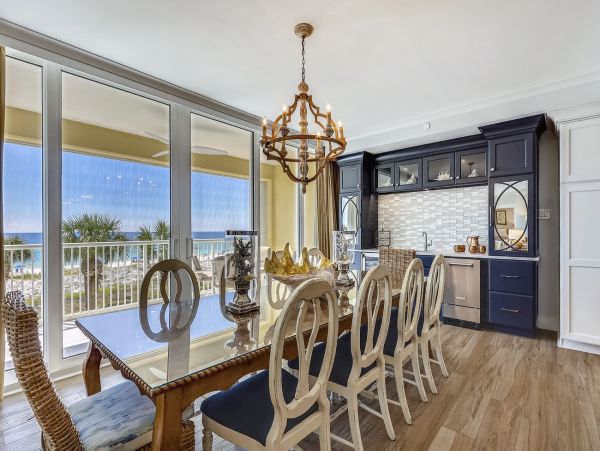 Three Bedroom Luxury Vacation Condo in Destin 8 Guests