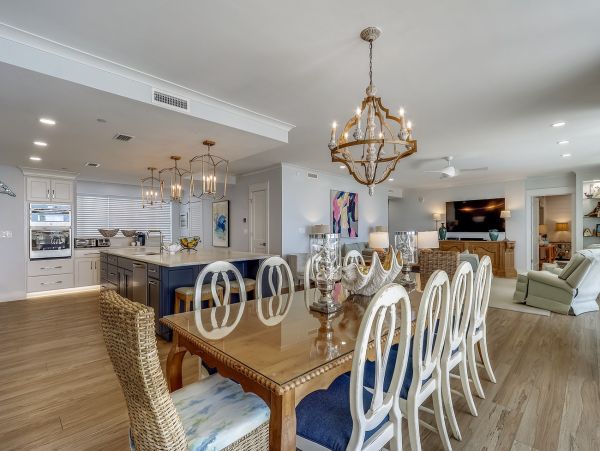 Three Bedroom Luxury Vacation Condo in Destin 8 Guests