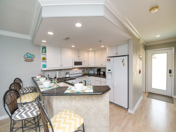 Holmes Beach Vacation Condo 2 Bedrooms Short Walk To Beach