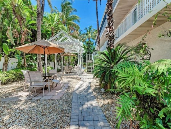 Holmes Beach Vacation Condo 2 Bedrooms Short Walk To Beach