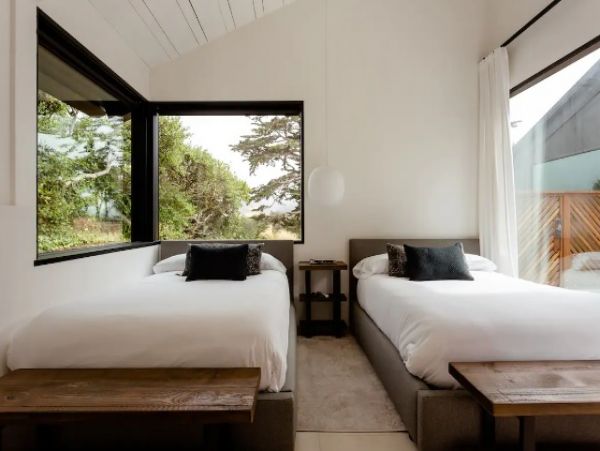 Spectacular Modern 3 Bedroom Santa Cruz Vacation Home